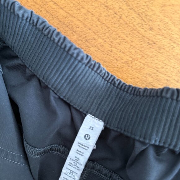 Lululemon Light Utilitech Cargo Pocket High-Rise Pant – Graphite Grey (Size 25) - Picture 4 of 5